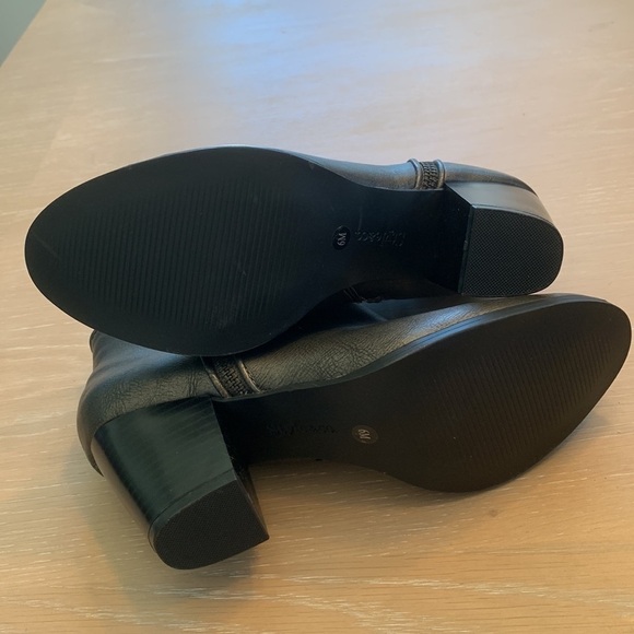 Style & Co Daniel Booties in Size 6M, inside zippers, new in box - Picture 8 of 10